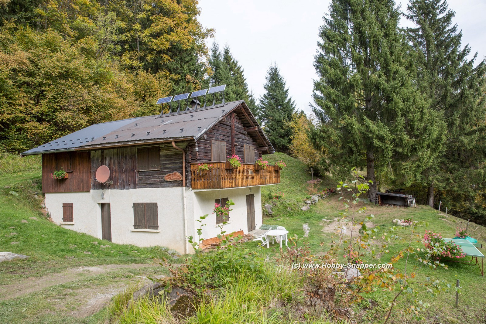 Photo Image Of: An 'Off Grid' chalet