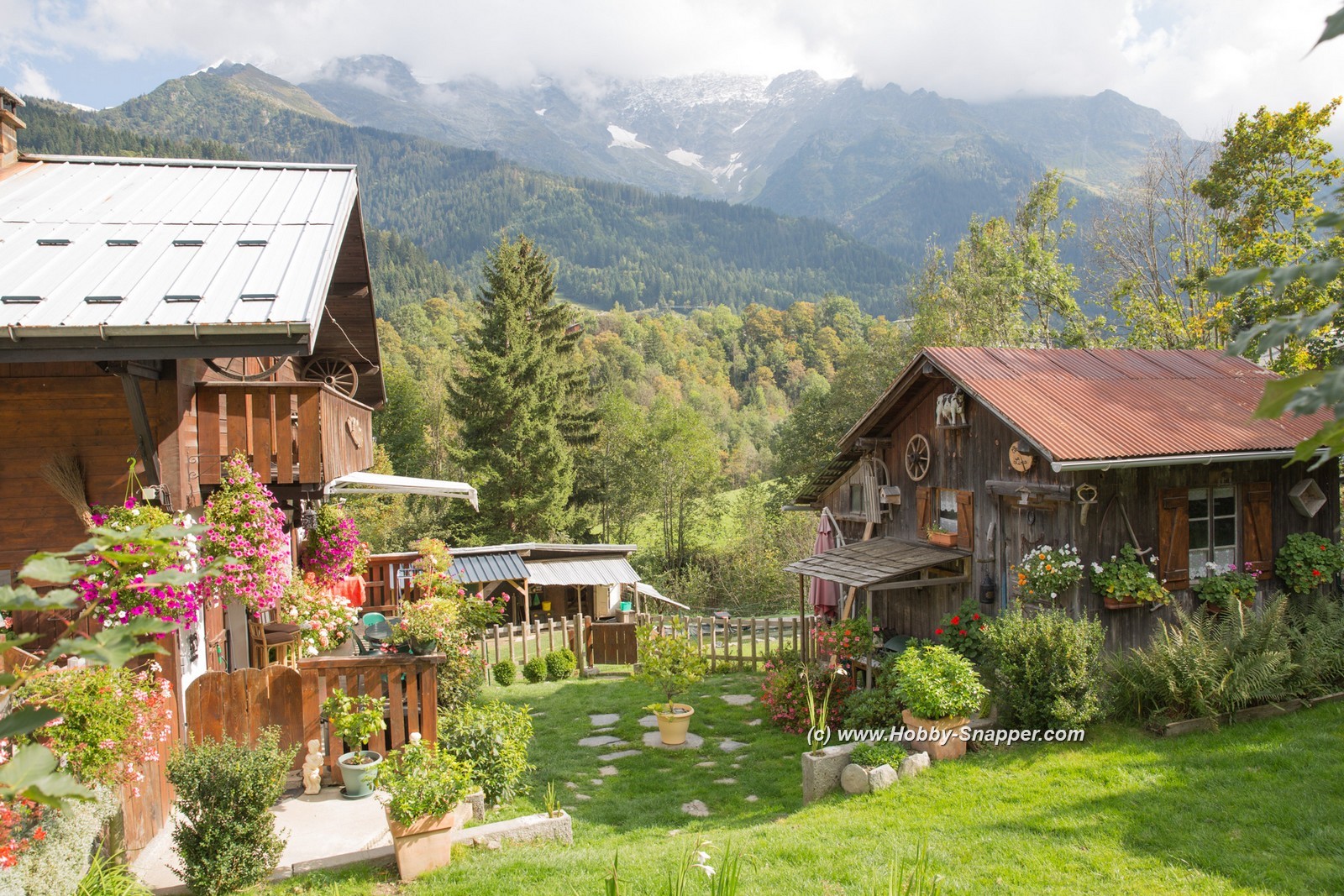 Photo Image Of: Nice chalet and gardens