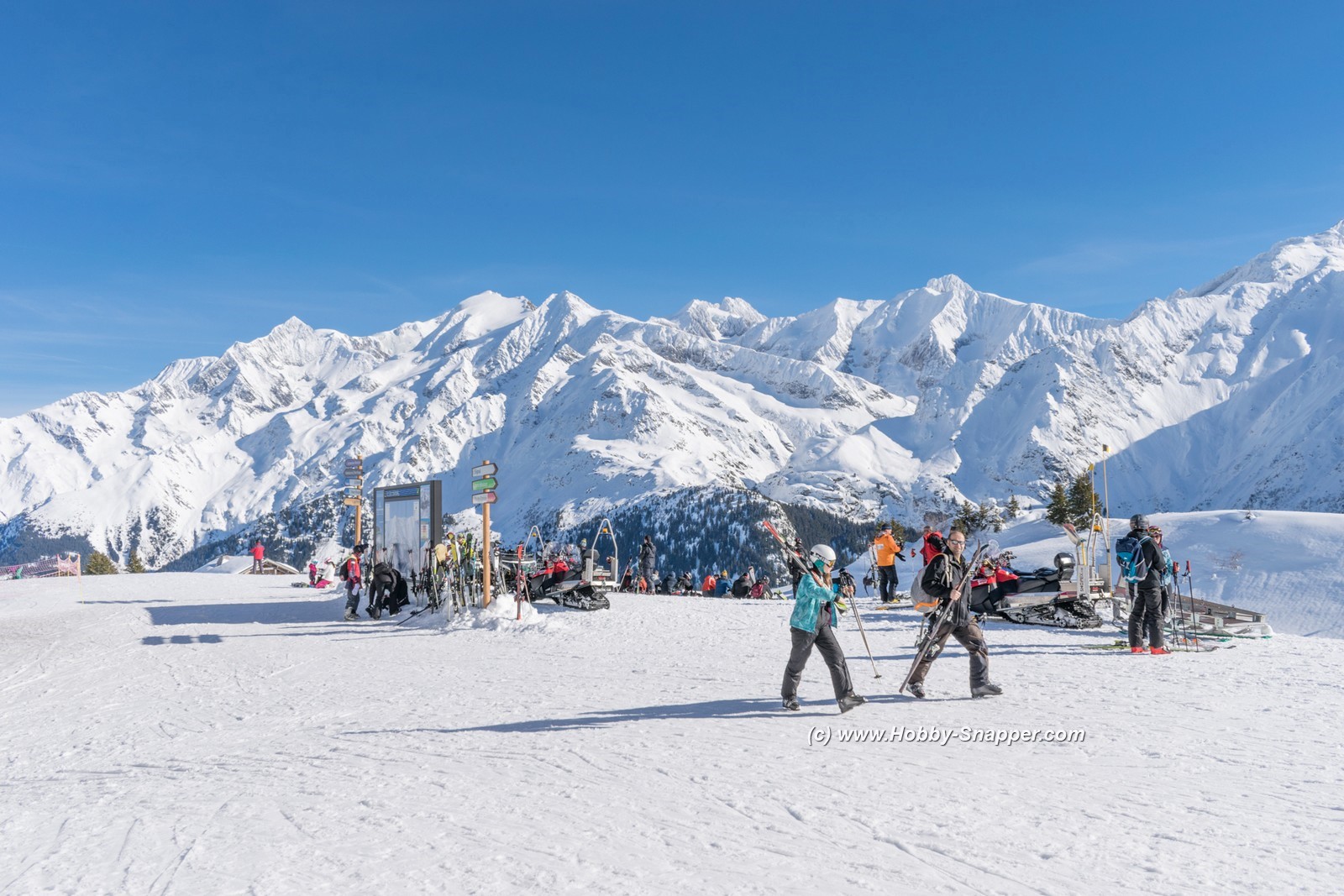 Photo Image Of: Ski station Signal