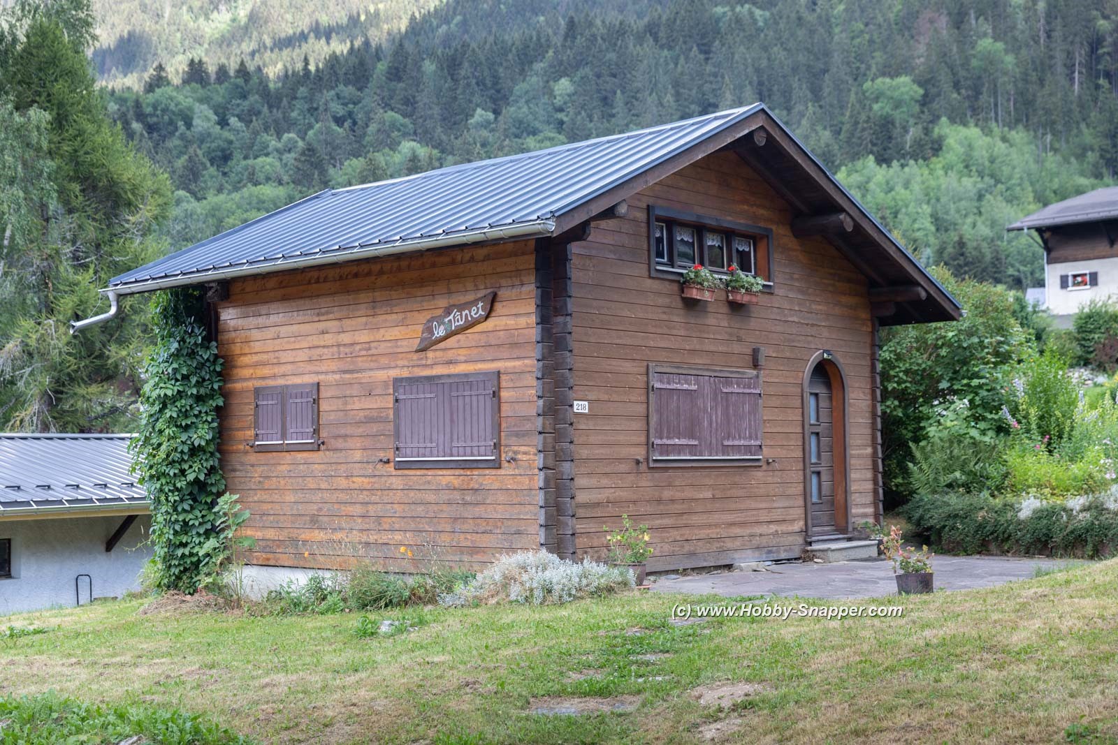 Photo Image Of: Tiny chalet