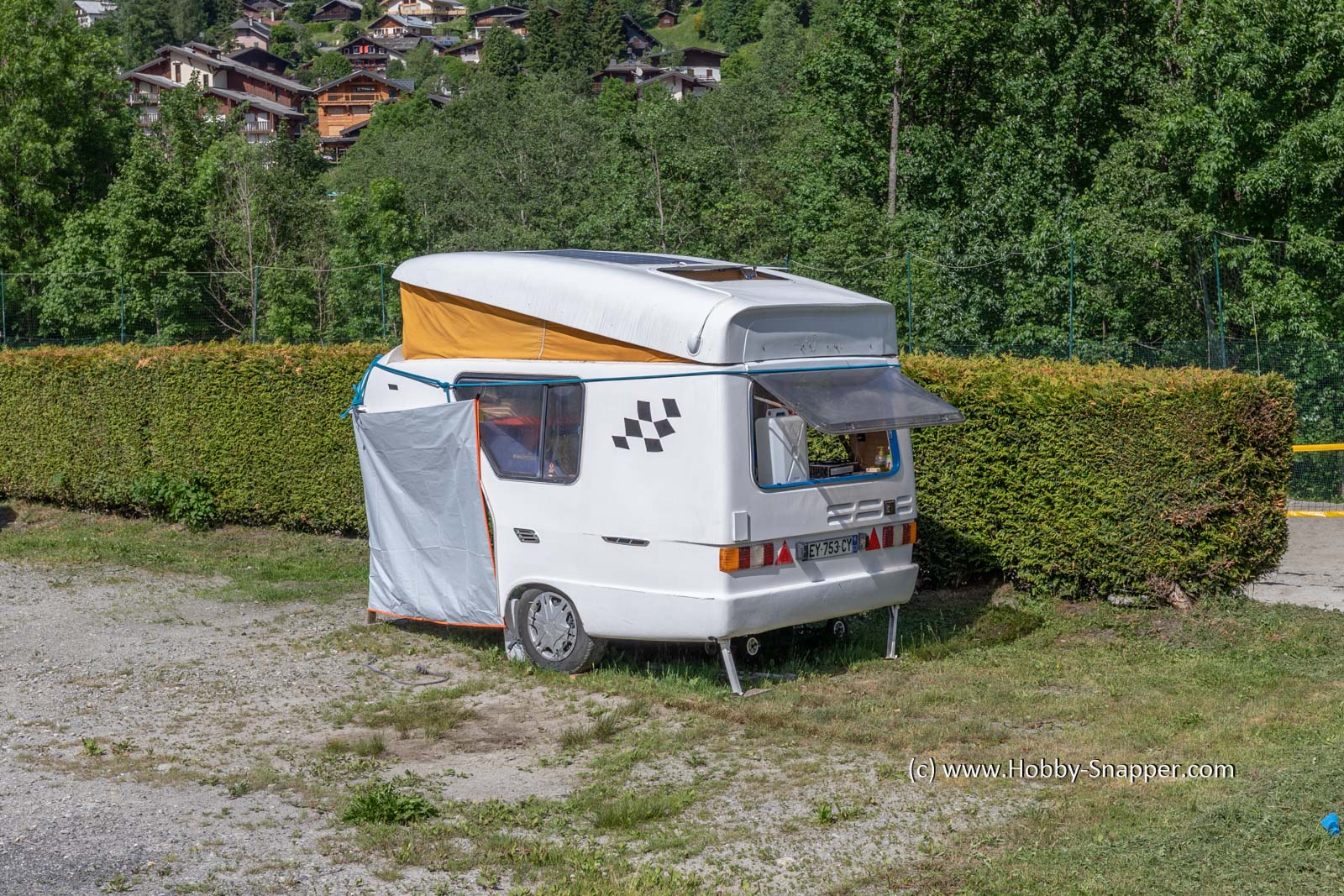 Photo Image Of: Tiny little camper trailer
