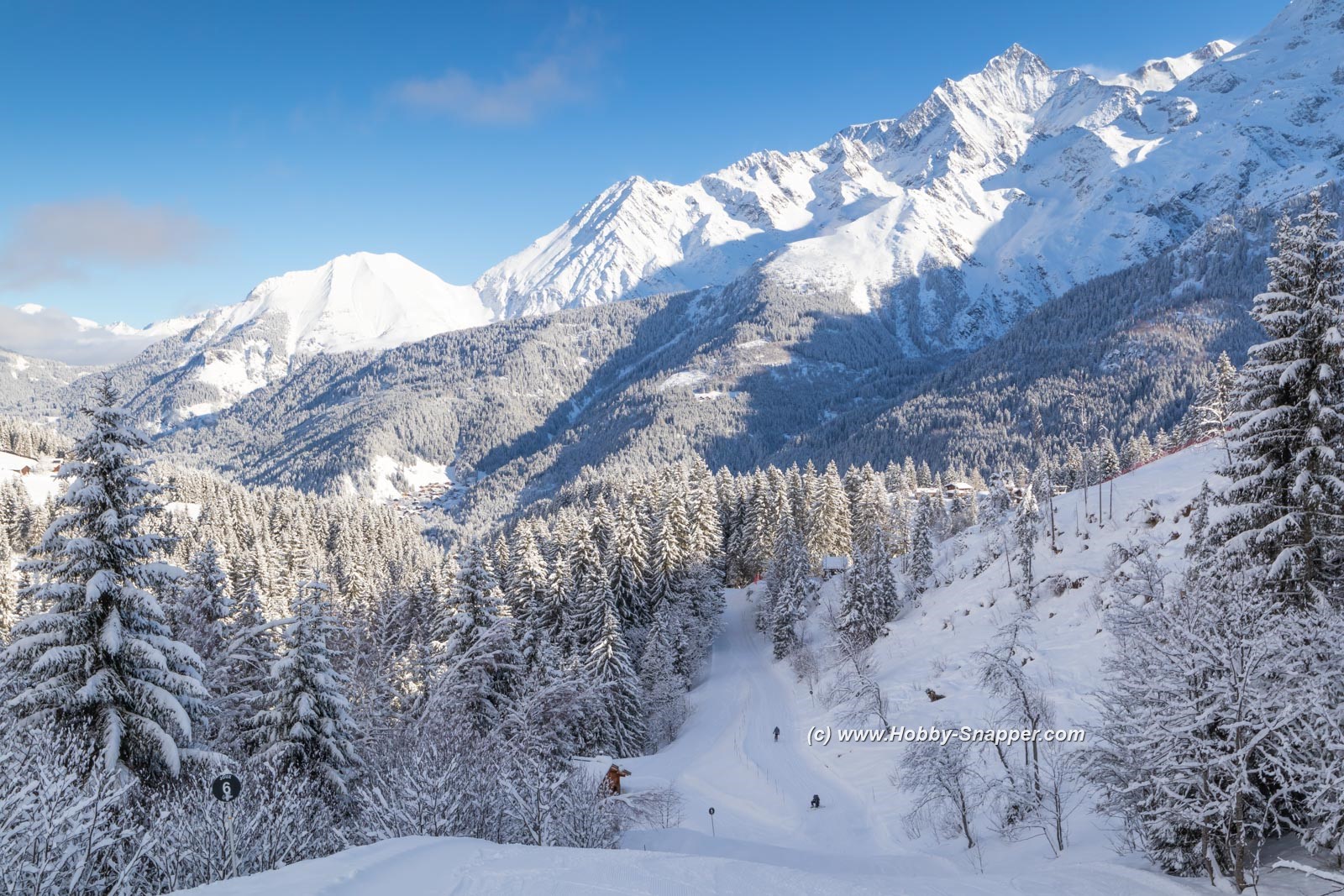 Photo Image Of: Looking down noire piste Joux