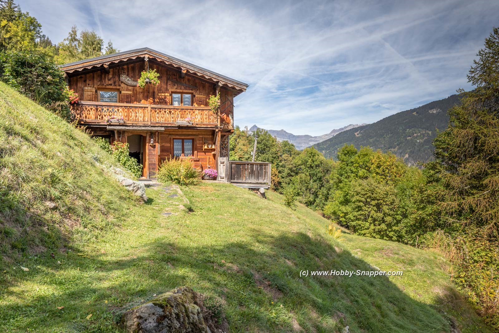 Photo Image Of: Nice little chalet