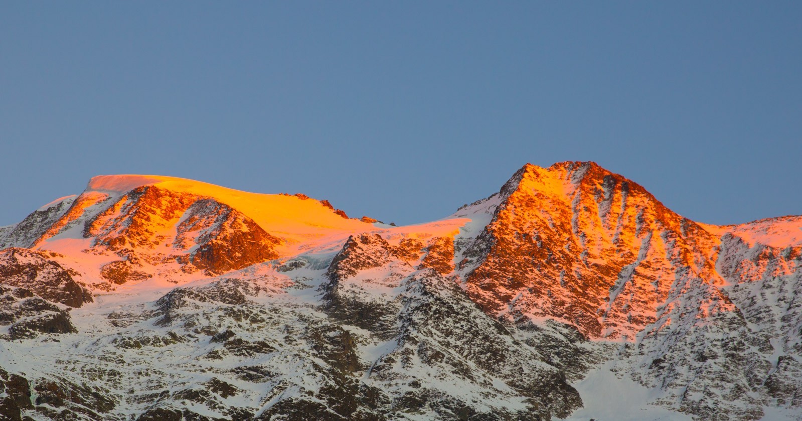 Photo Image Of: Sunsetting on the mountains