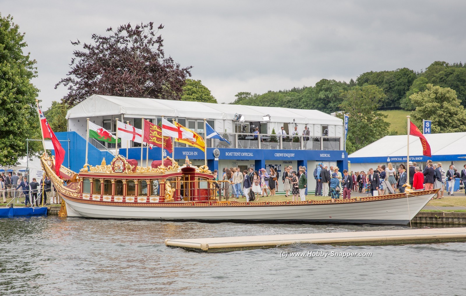 Photo Image Of: The Royal Barge - Gloriana