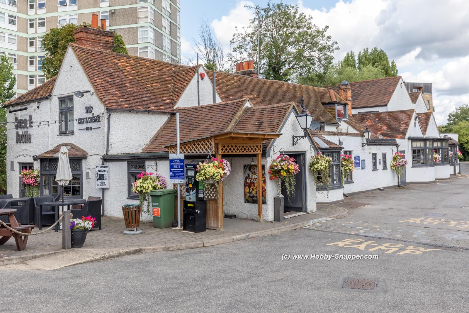 Photo Image Of: The Swan and Bottle
